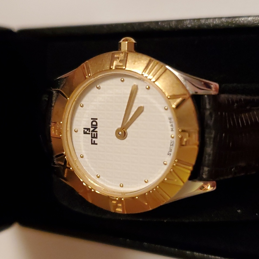 Fendi Womens Orologi Watch Vintage NWT Authentic